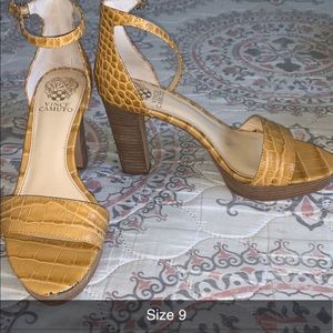 I’m selling these heels for $10 , used a few times. Just don’t use anymore